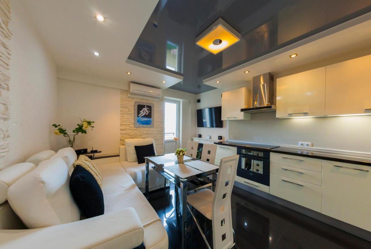 Prestige Hall Apartment