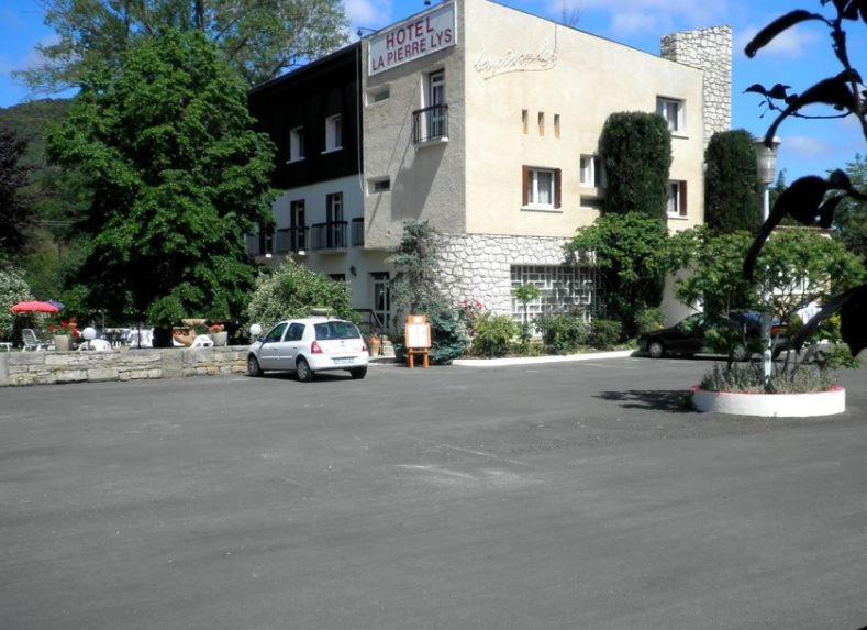 La Pierre Lys