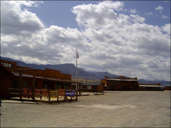 Cody Vacations - Yellowstone Valley Inn - Property Image 2