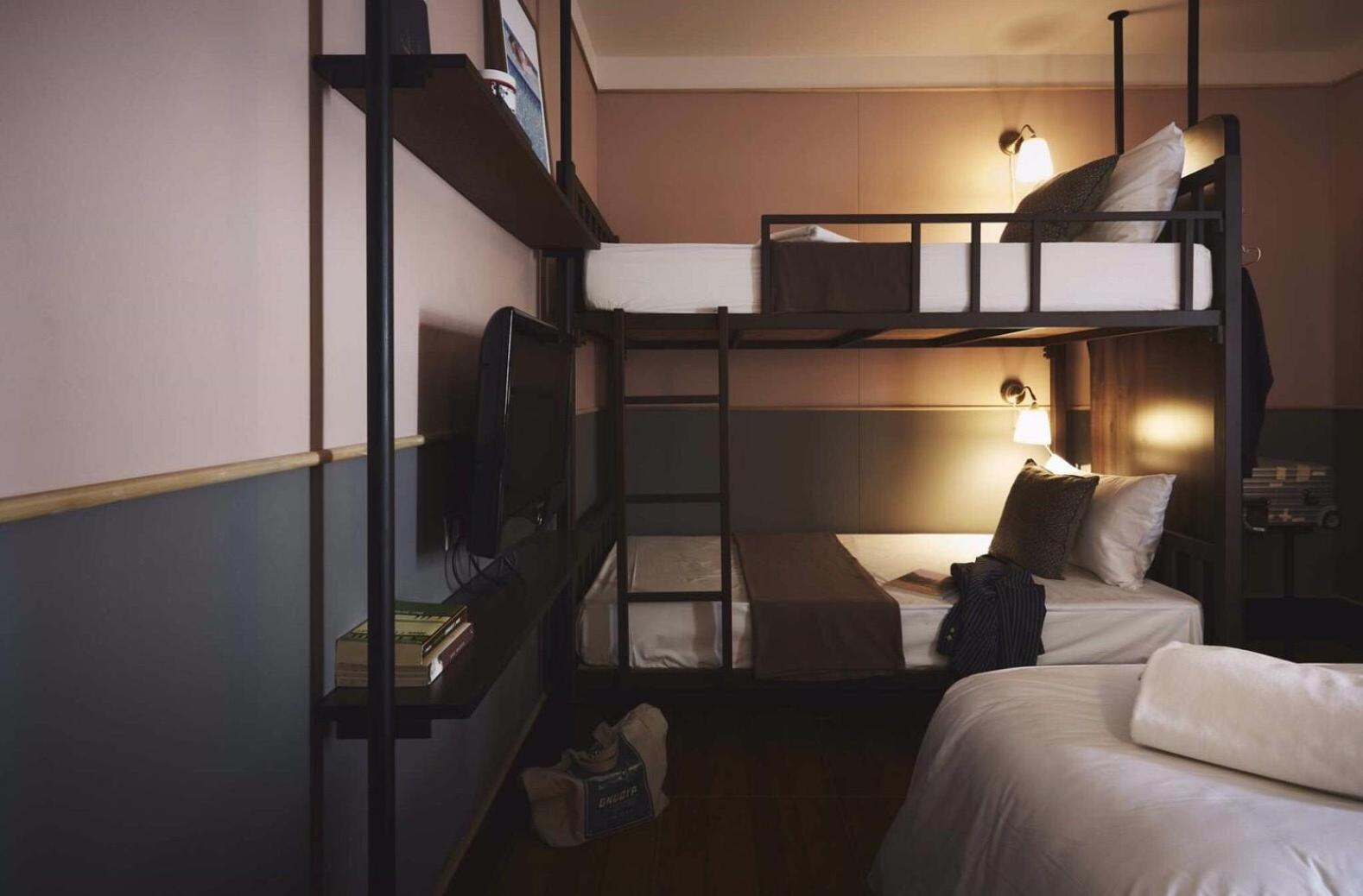 Josh Hotel 43