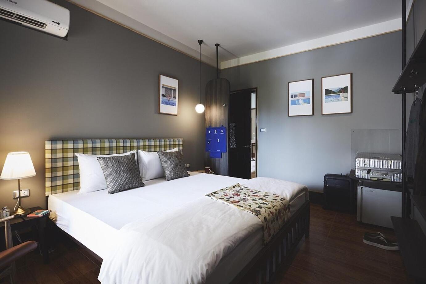 Josh Hotel 25