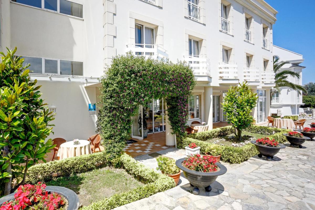 Hotel Suances photo 3