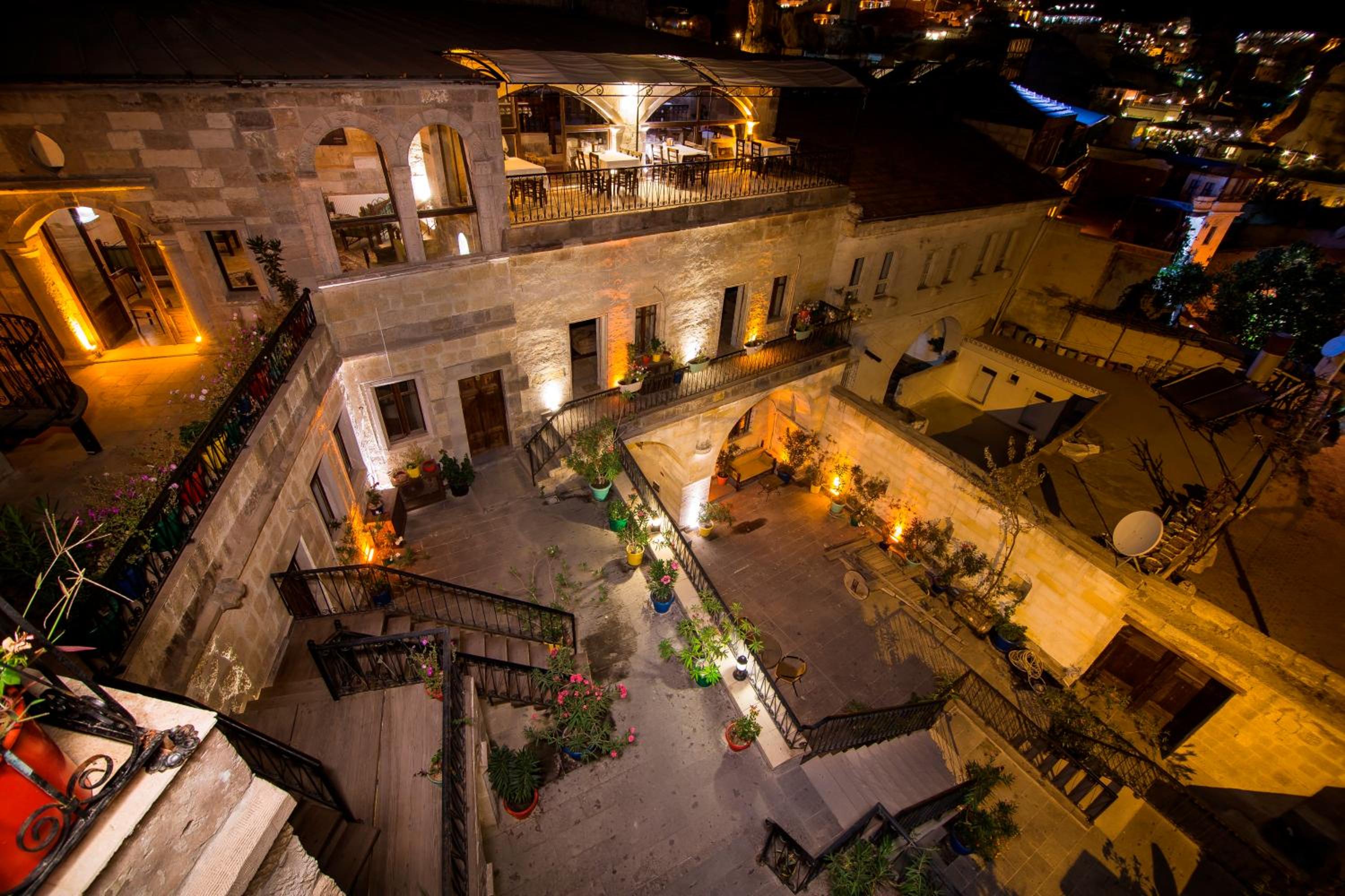 Elegance Cave Suites & Restaurant - Image 71