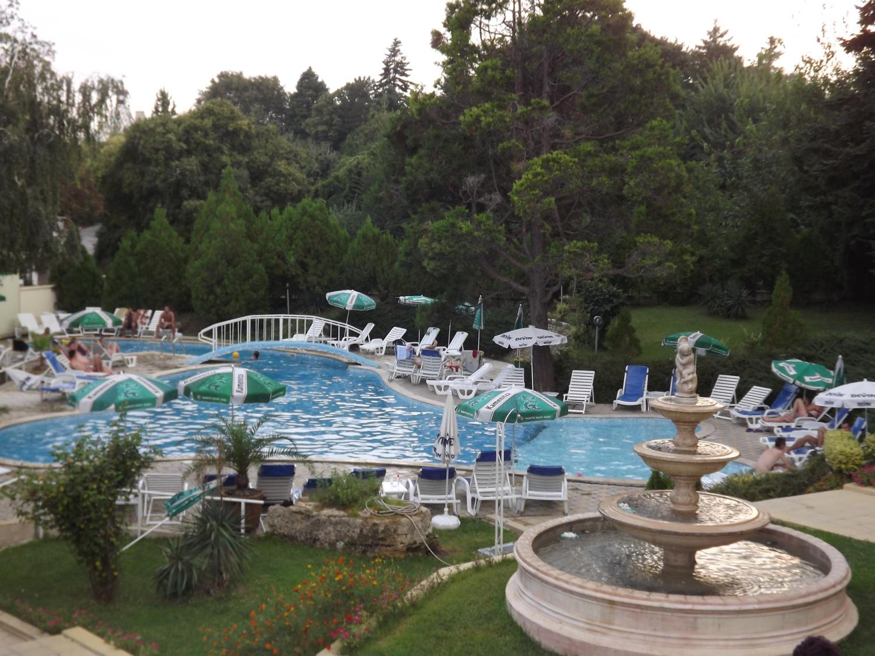 swimming pool