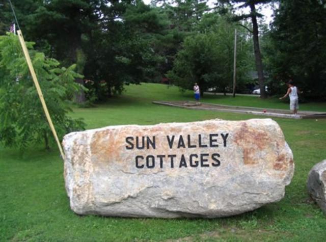 Sun Valley Cottages in Weirs Beach, US