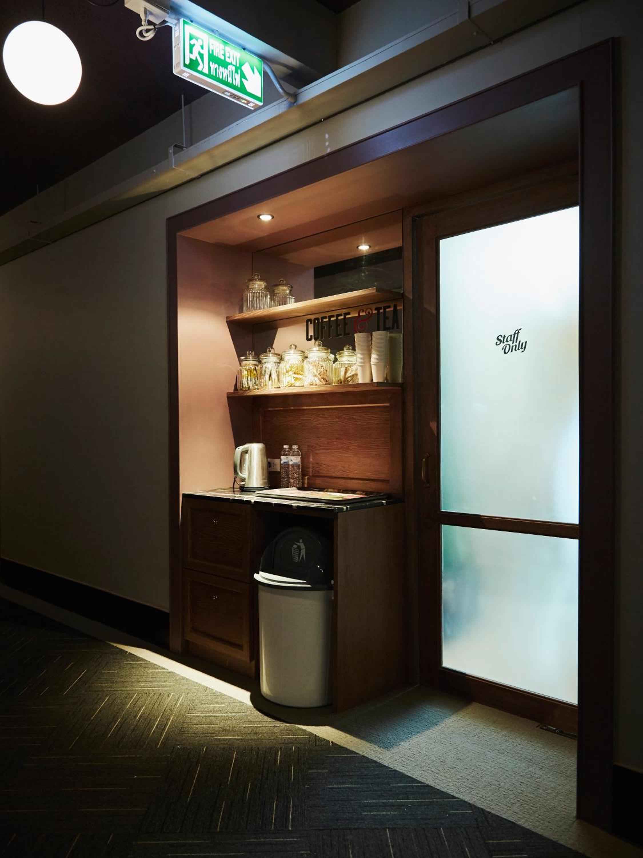 Josh Hotel 9