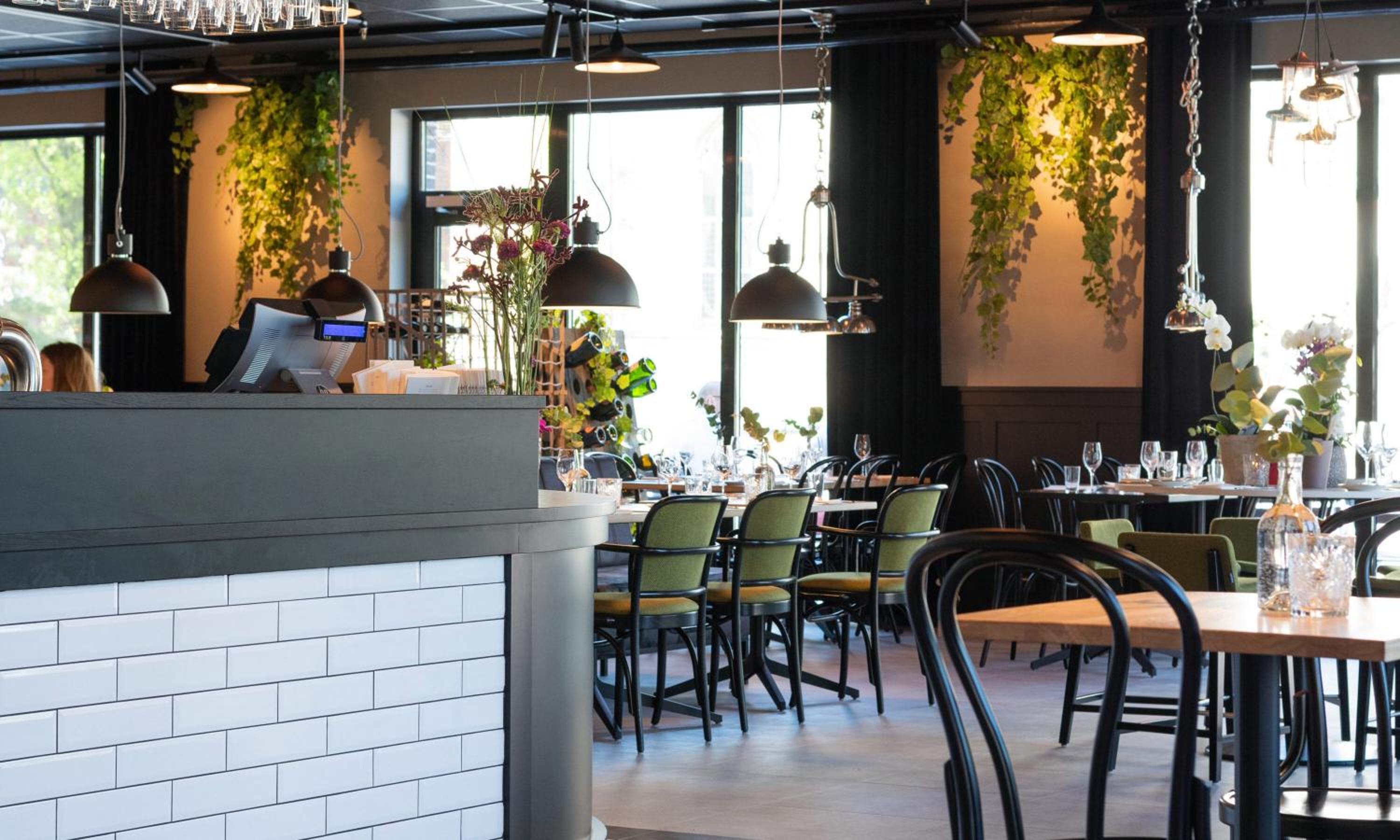 restaurant