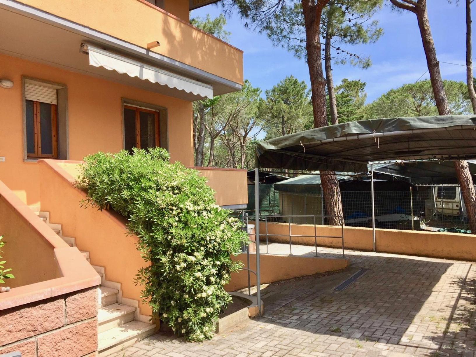 Appartamento Fronte Pineta view 3