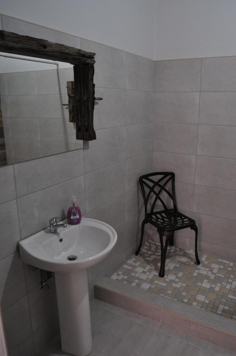 Photo 49