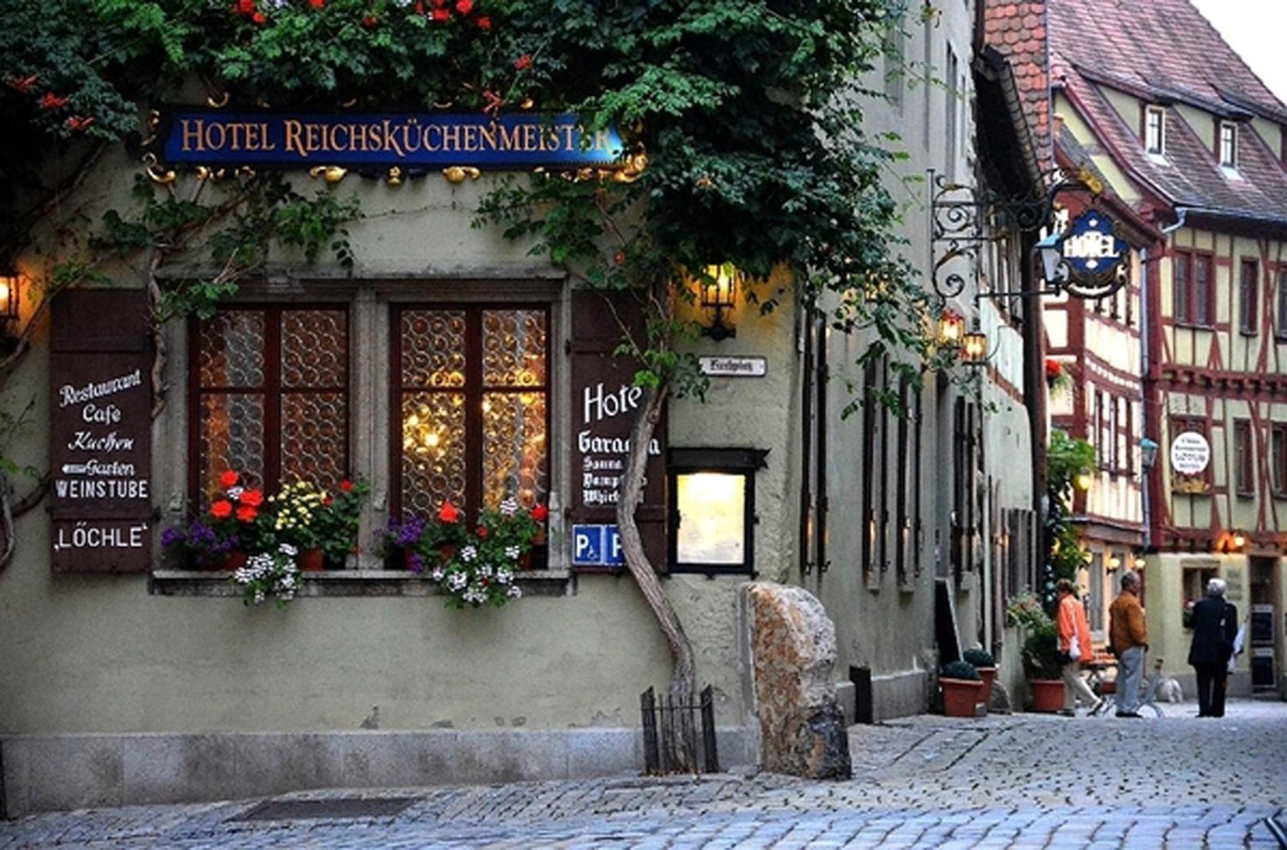 restaurant