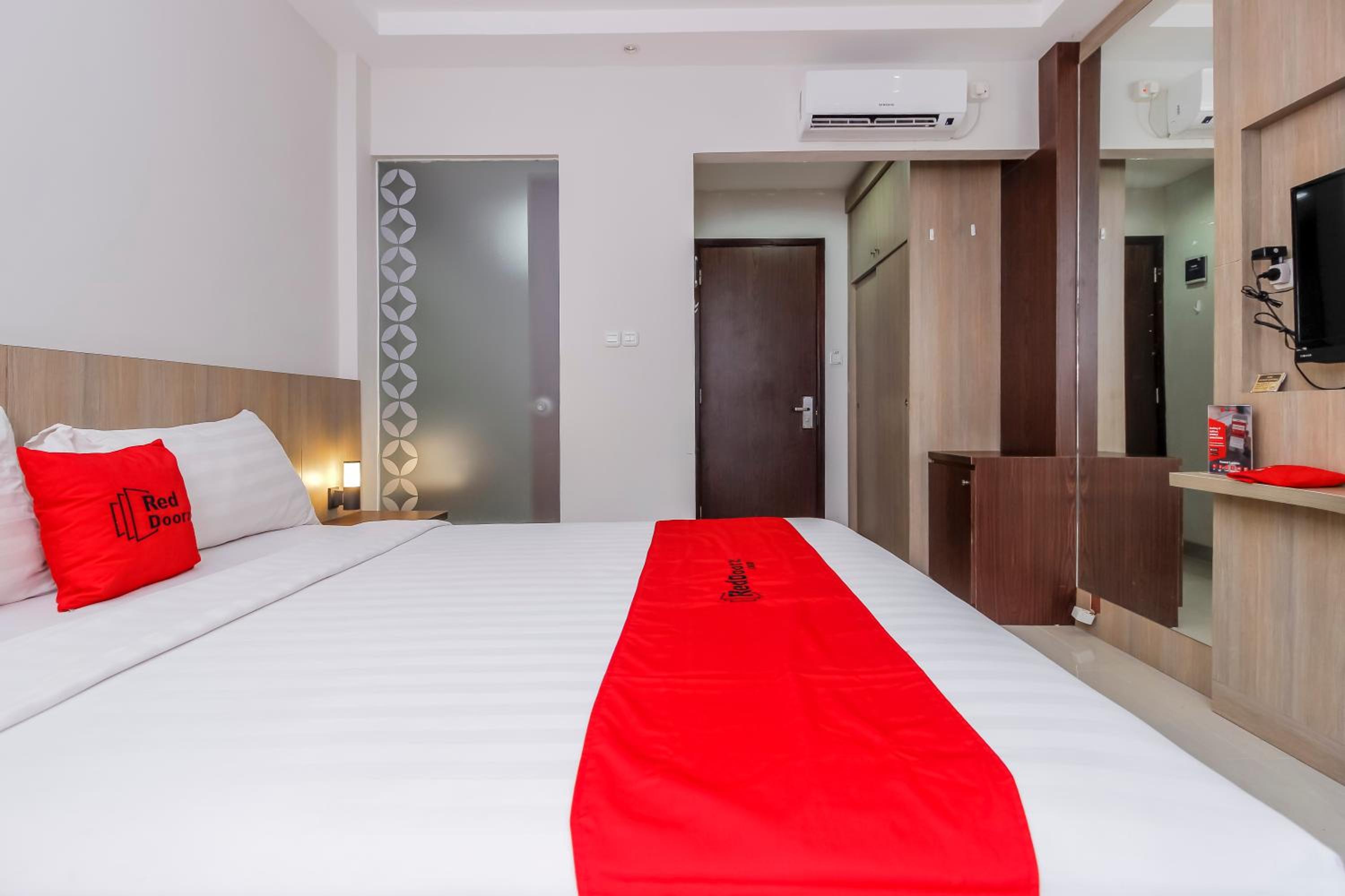 RedDoorz Plus @ TB Simatupang