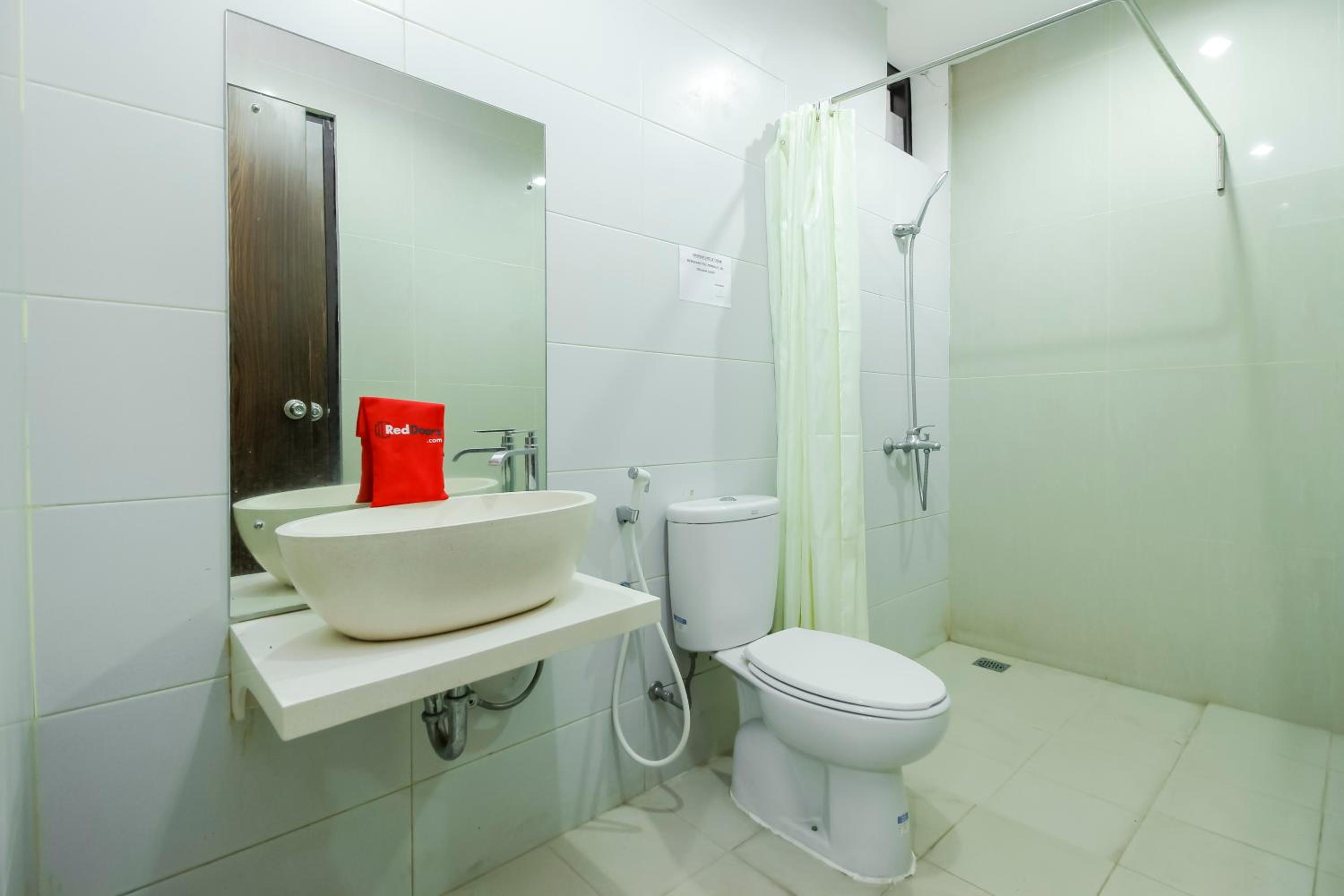 RedDoorz Plus @ TB Simatupang