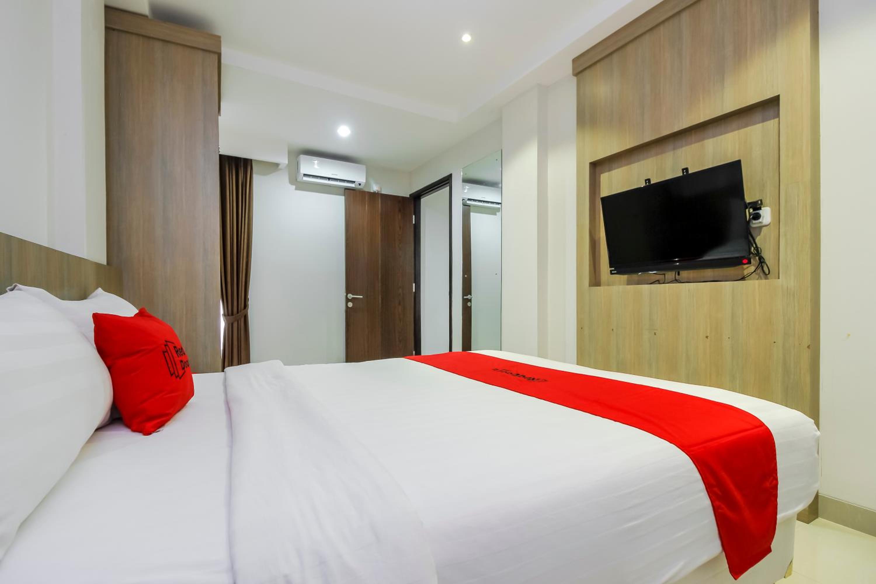 RedDoorz Plus @ TB Simatupang