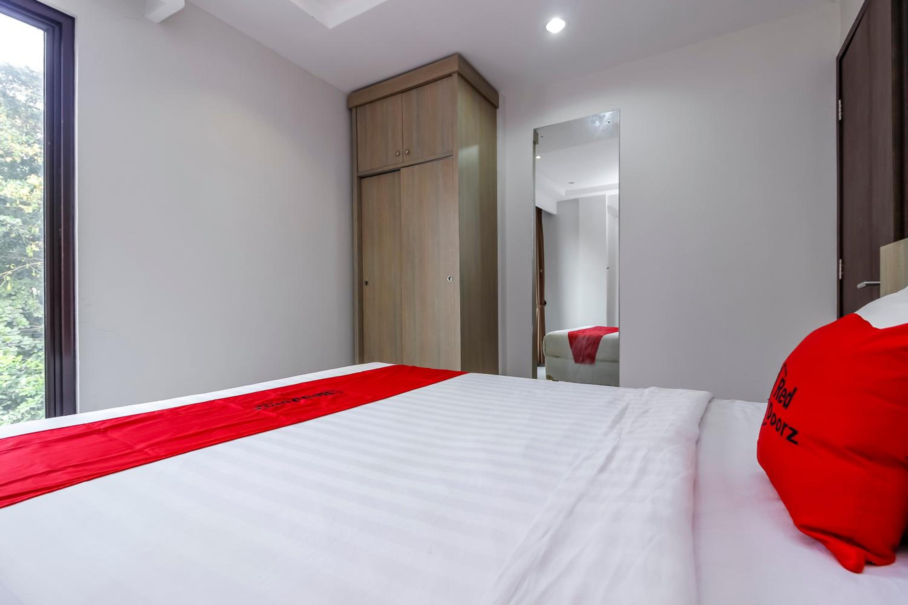 RedDoorz Plus @ TB Simatupang