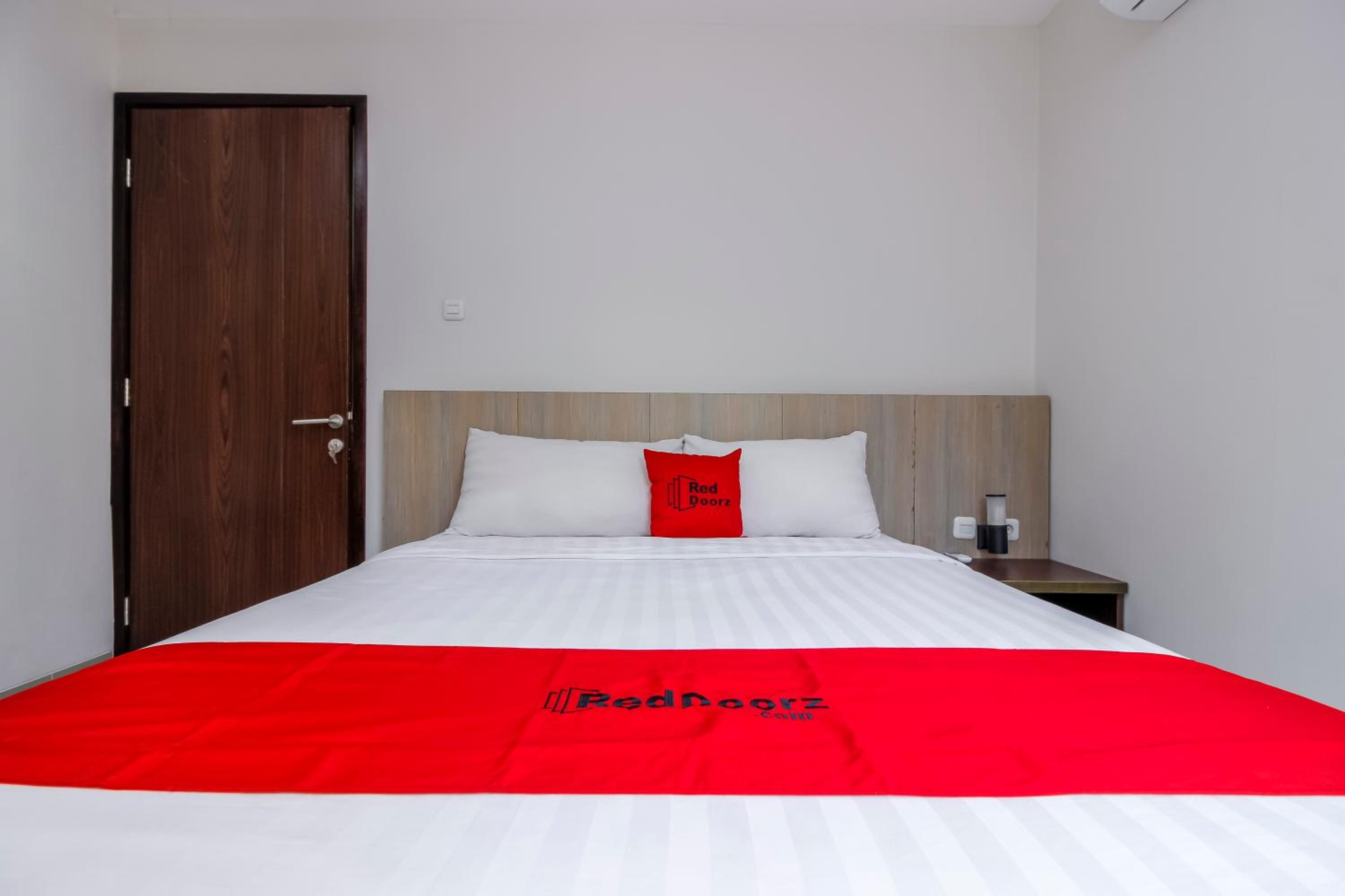 RedDoorz Plus @ TB Simatupang