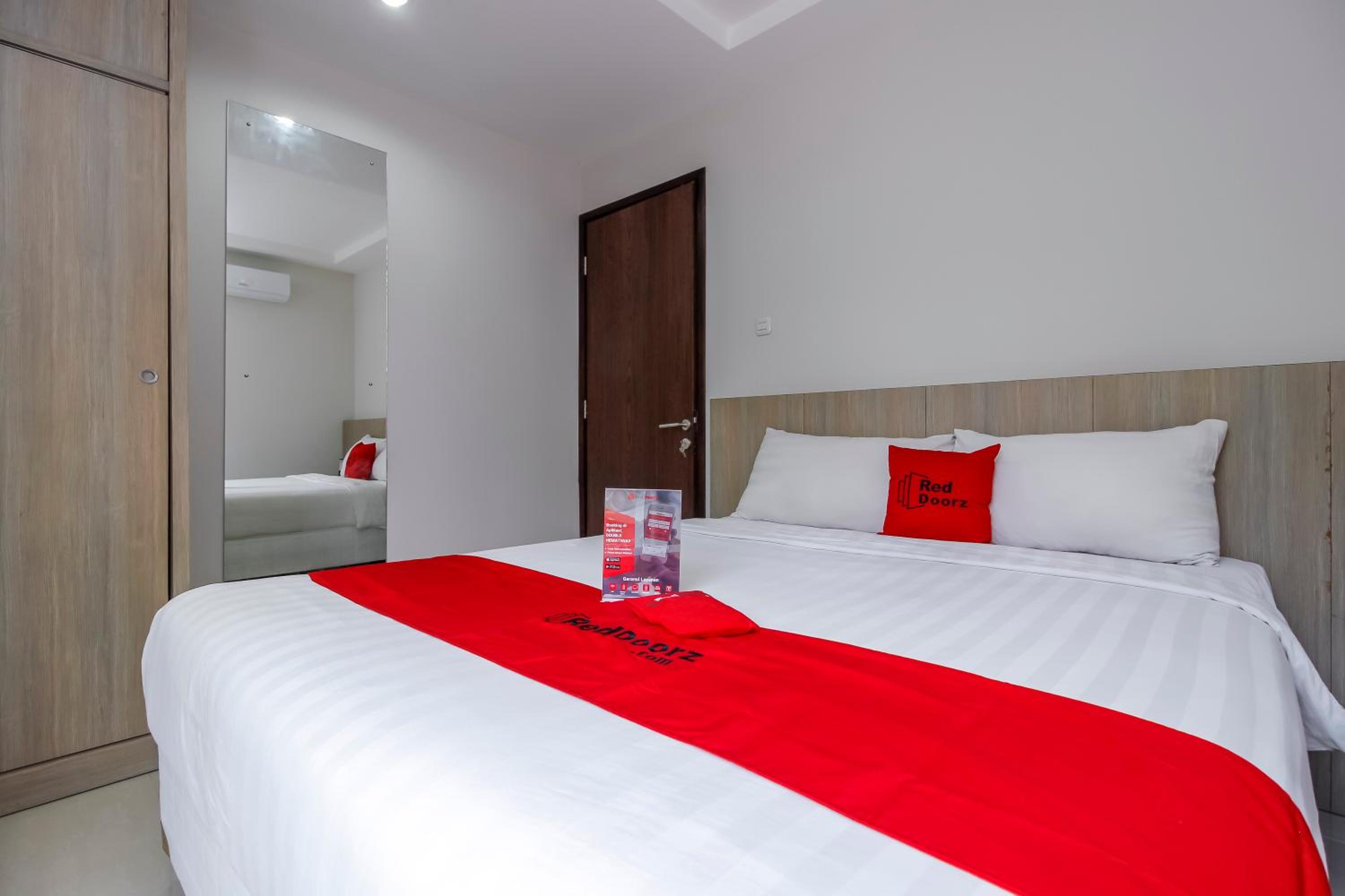 RedDoorz Plus @ TB Simatupang