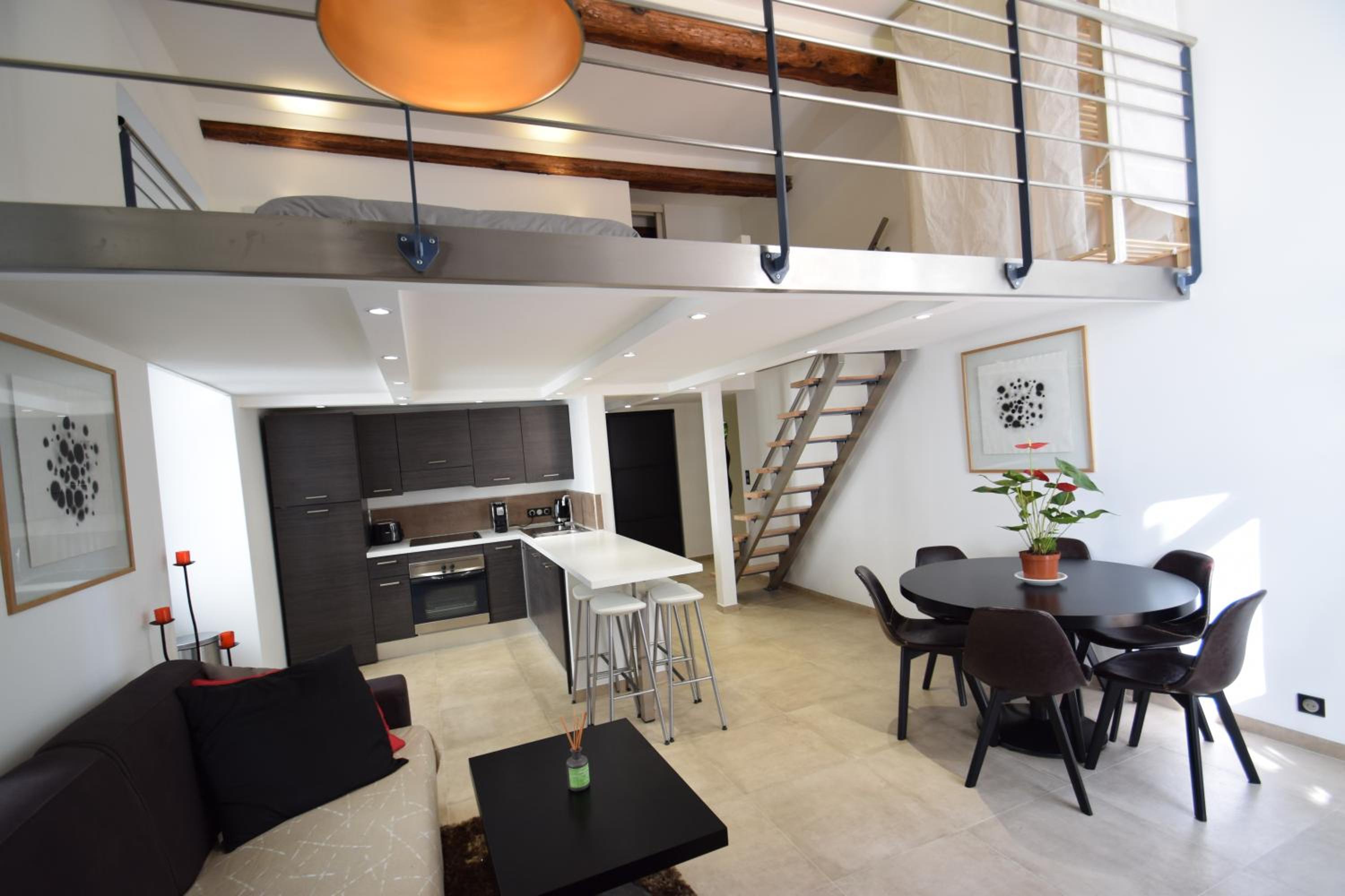 Jade Duplex - No Better Location In Nice photo 1