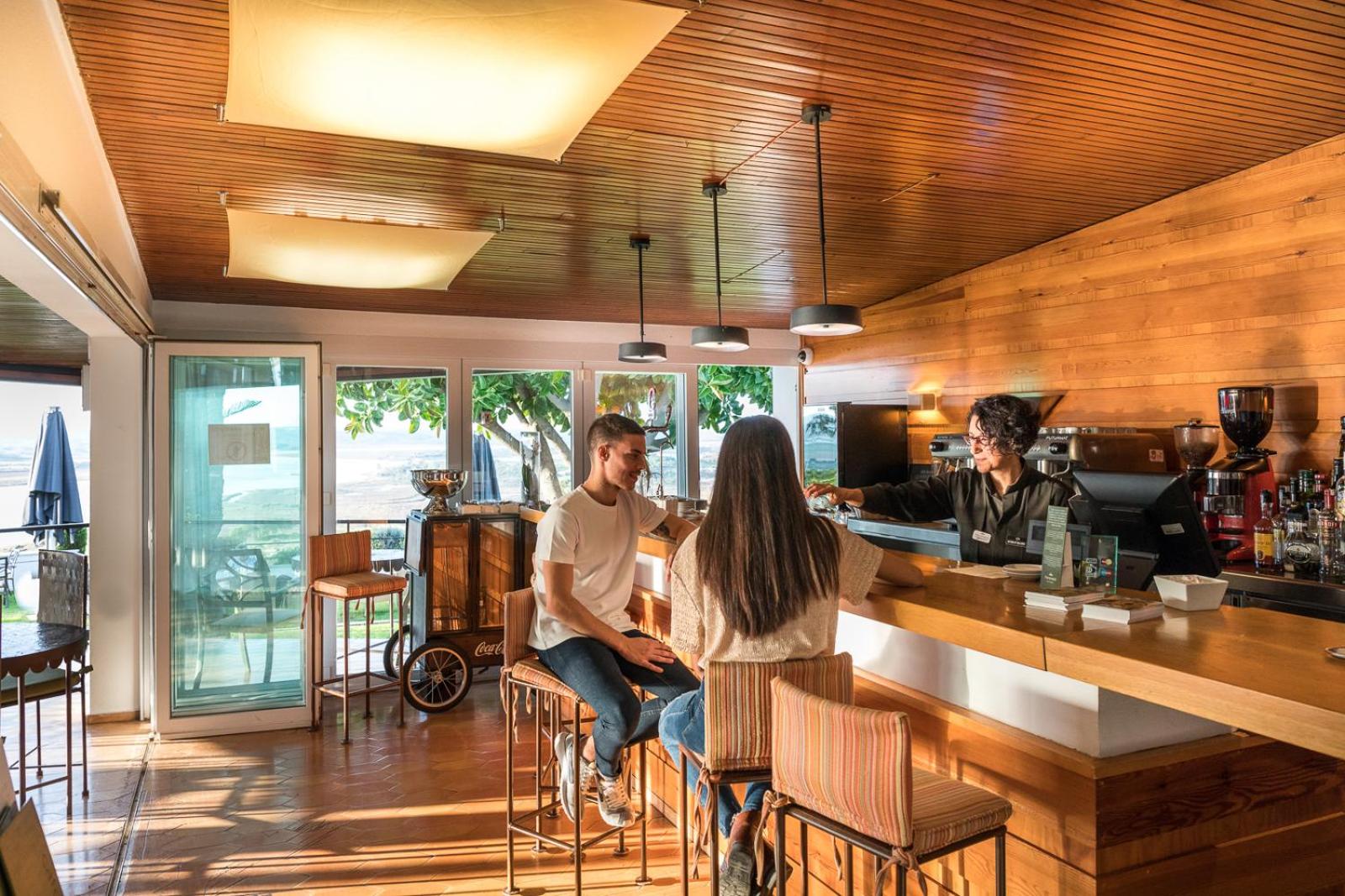 bar
