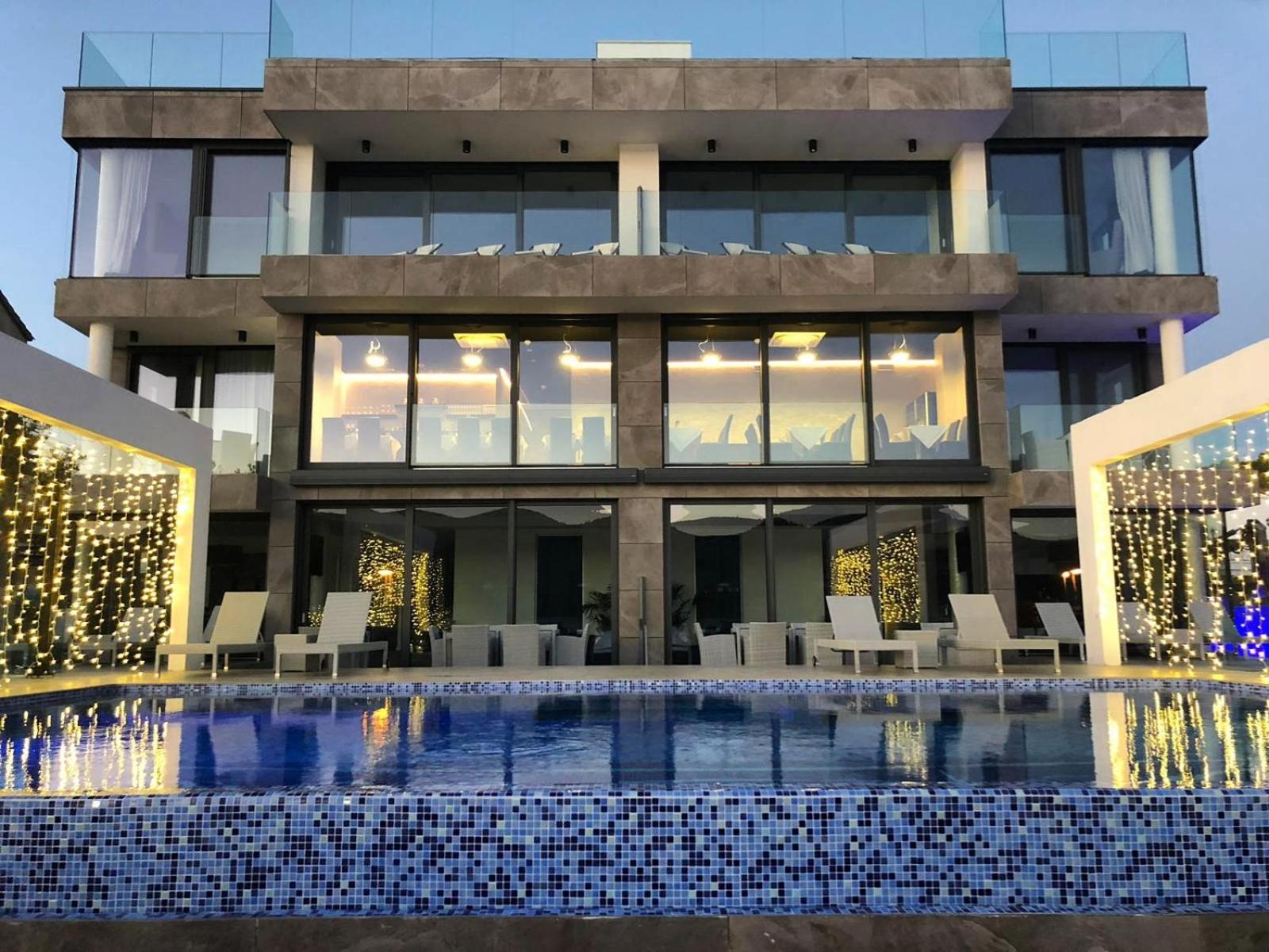 Sky Beach Aparthotel