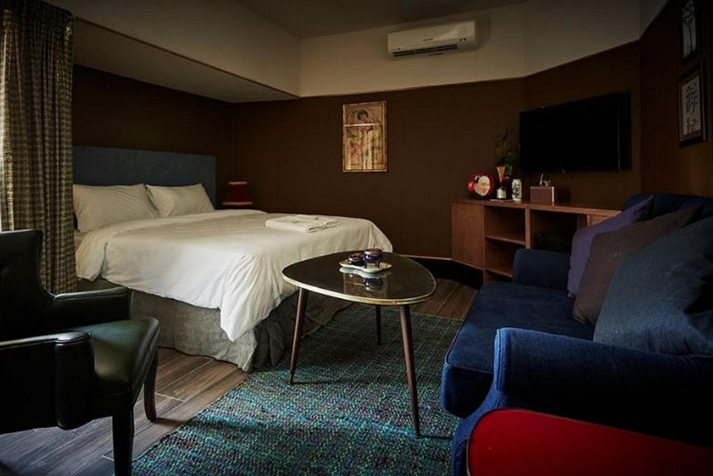 Josh Hotel 31