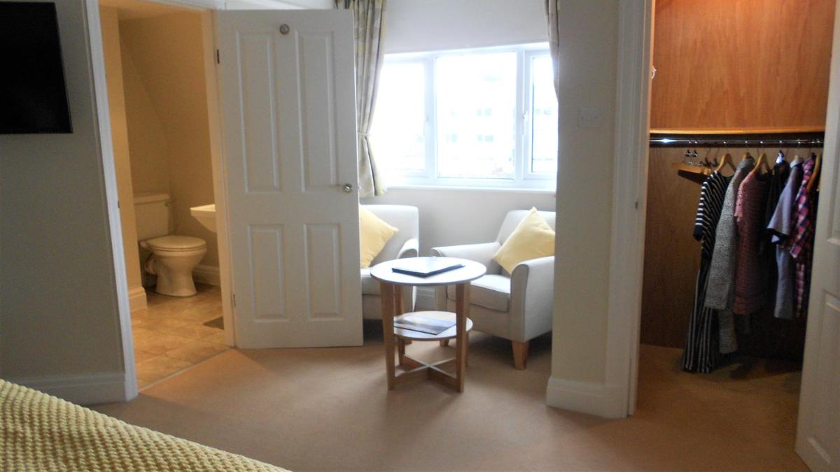 Between the Bays exclusively for Adults