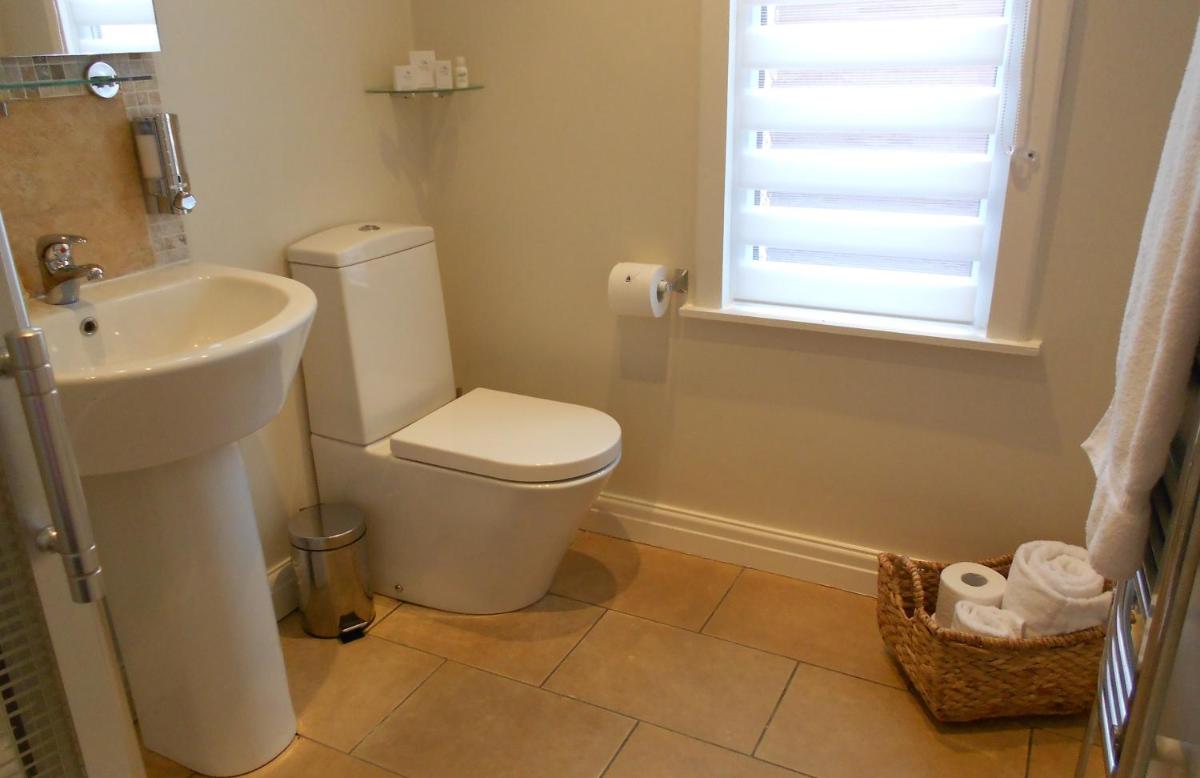 Between the Bays exclusively for Adults