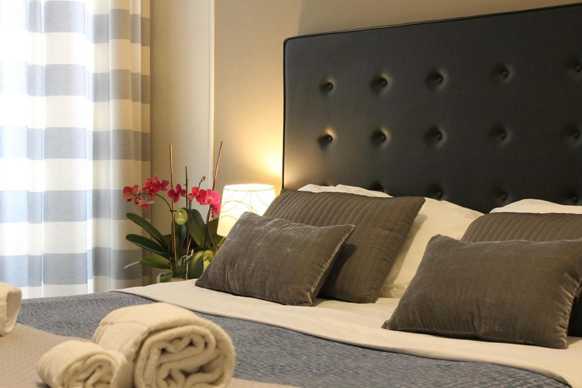 Little Rose Rooms