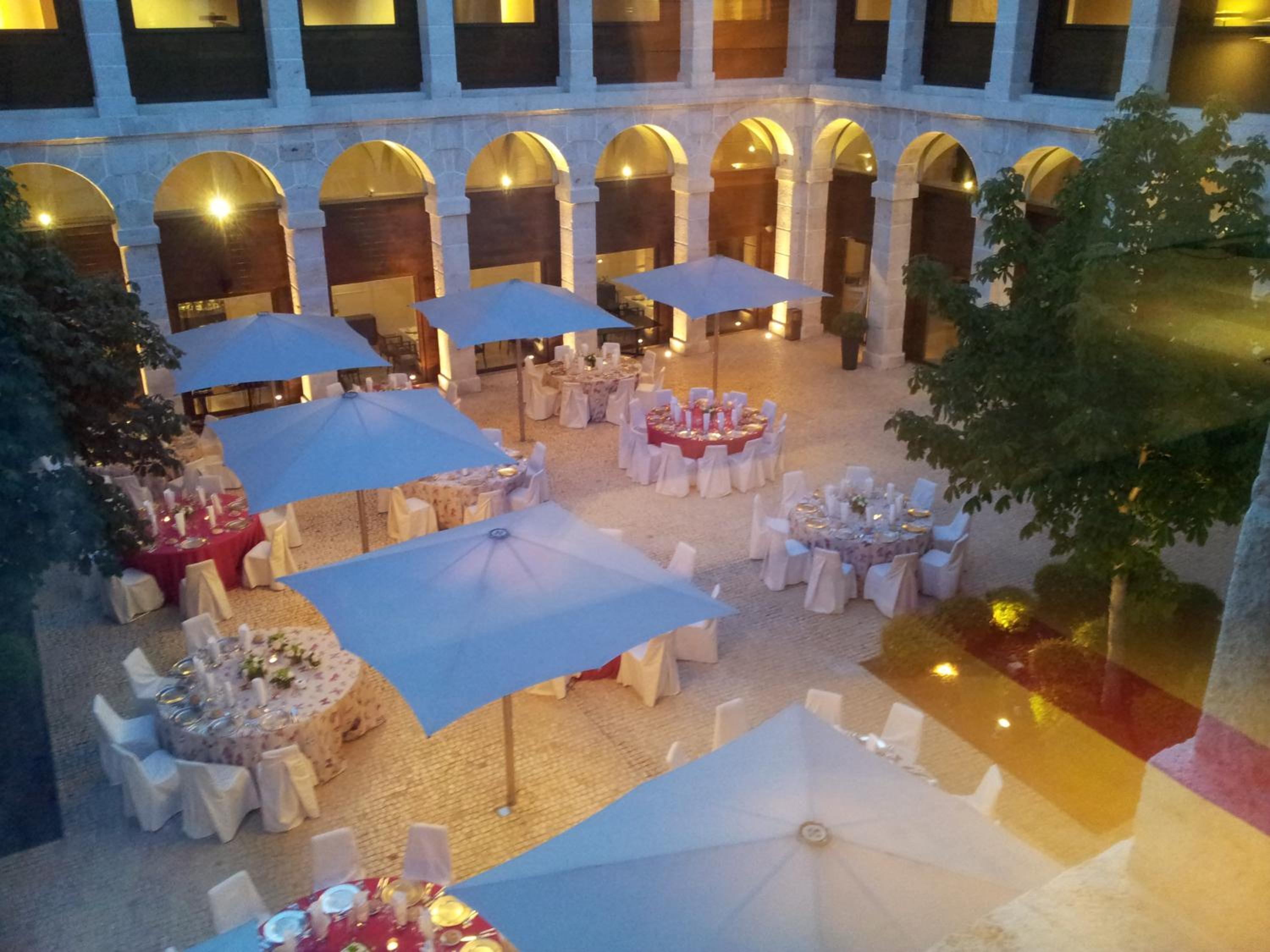 banquet hall