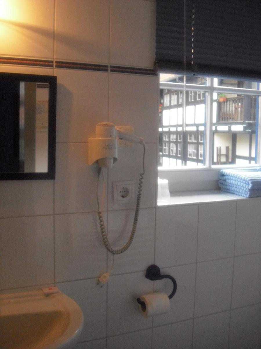 Fachwerkhotel - Ferienhäuser Vorhof zur Hölle