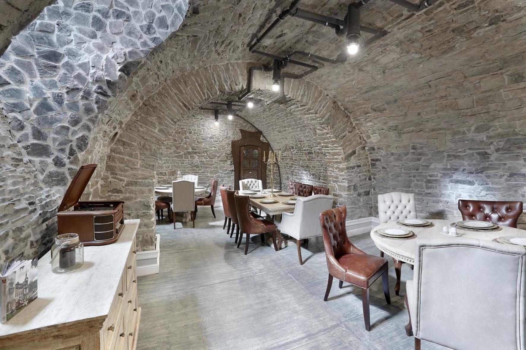 restaurant