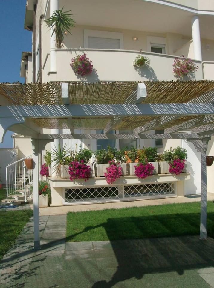 Nice villa only 100m from the beach