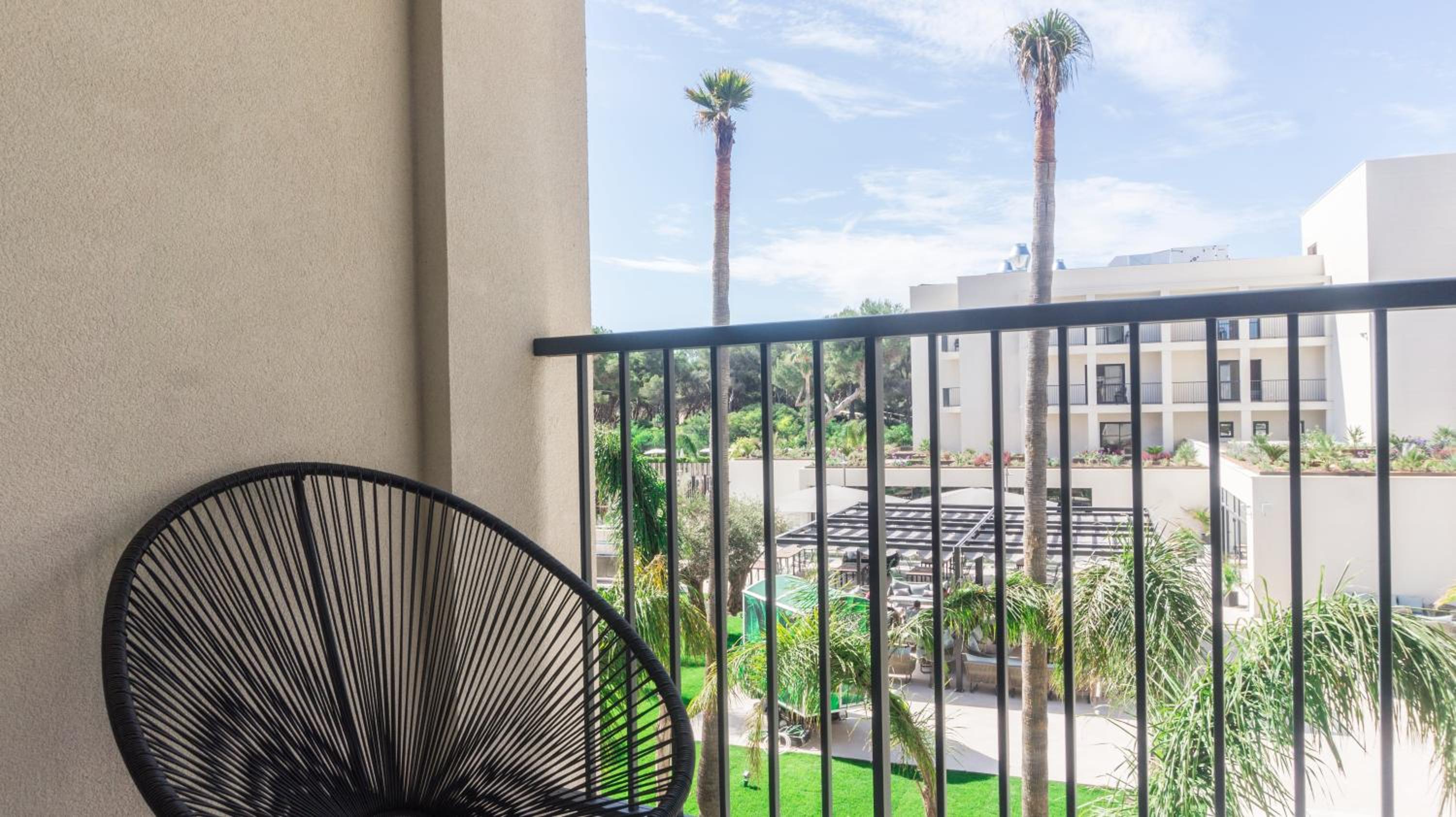balcony