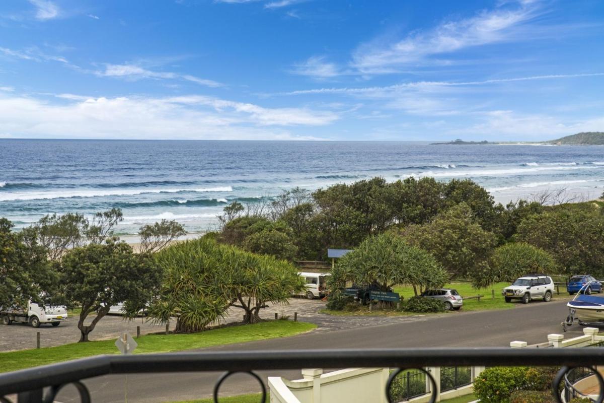 Breakers 2 12 - LJHooker Yamba