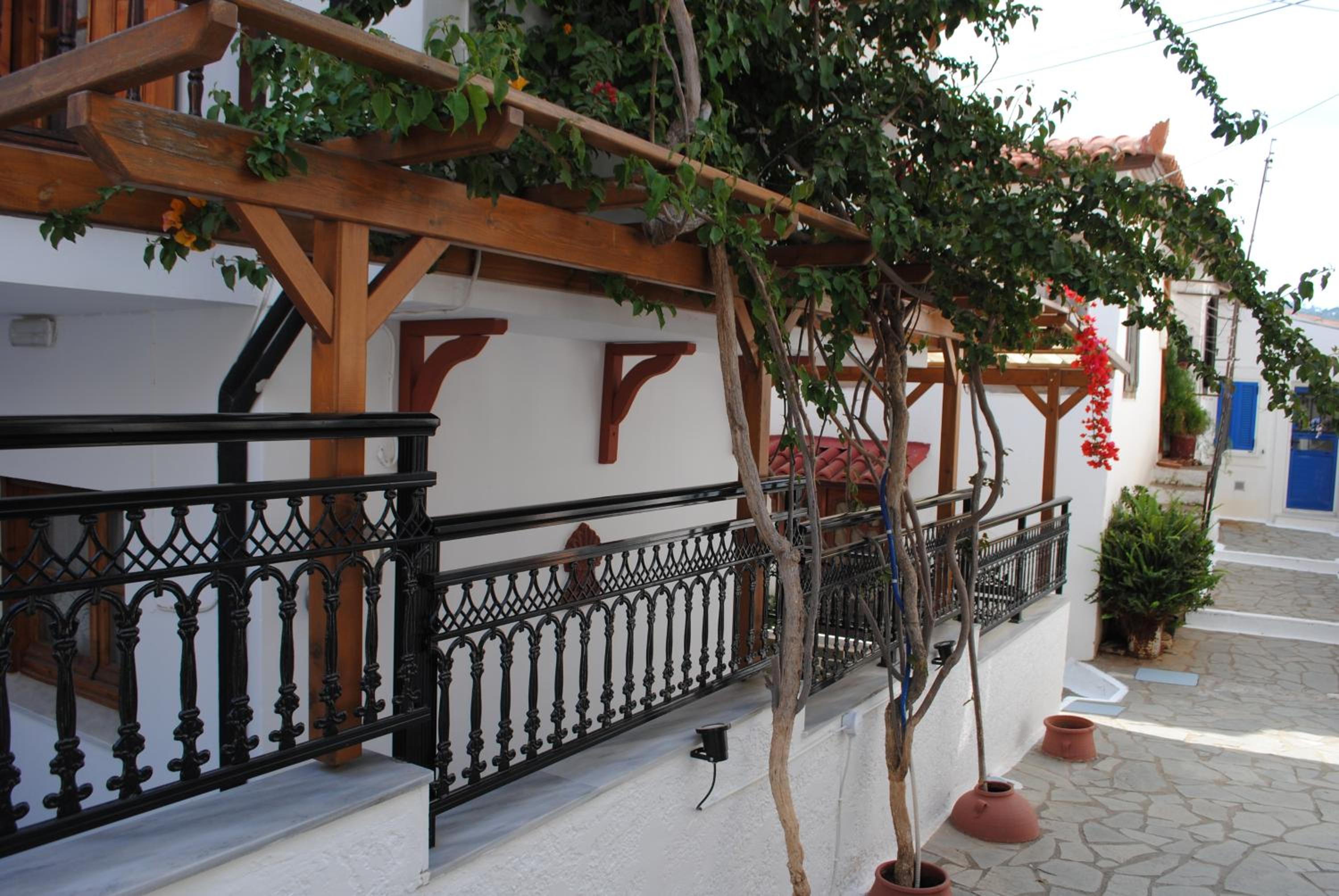 Studios Loukia