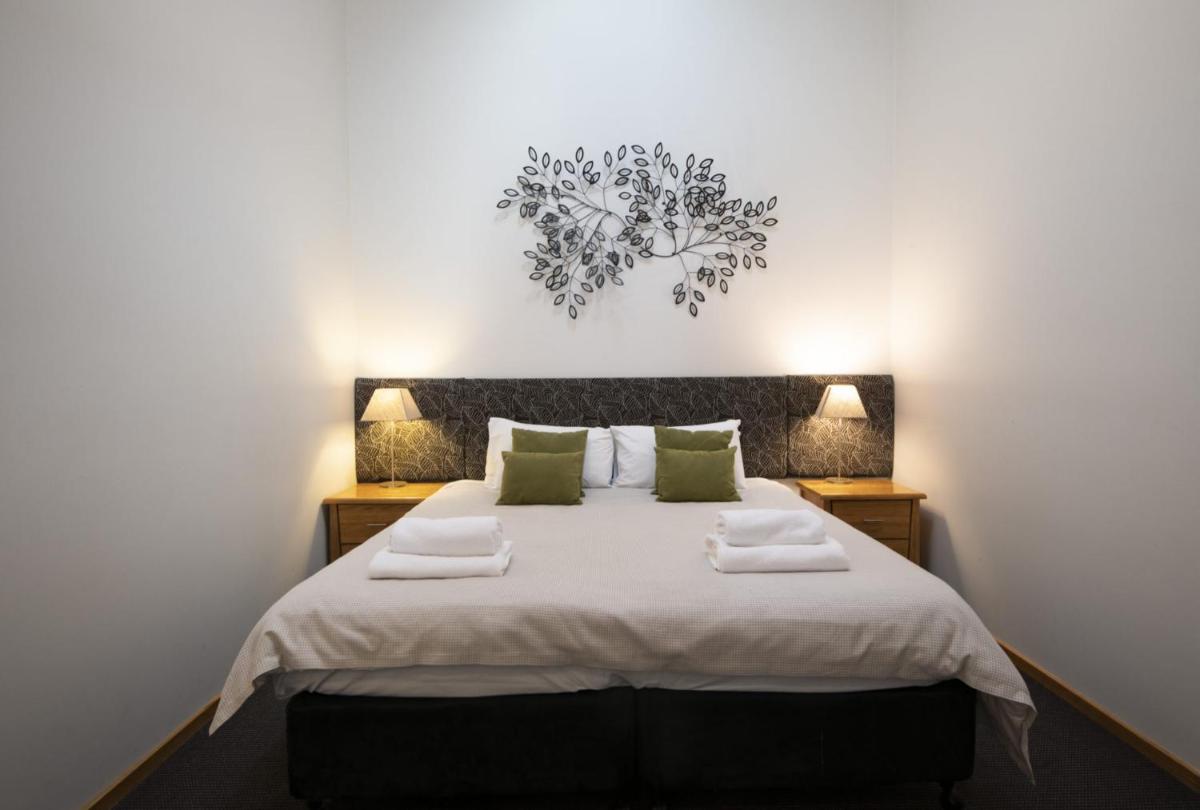 Four Mile HutLarge Studio Apartment in Crackenback