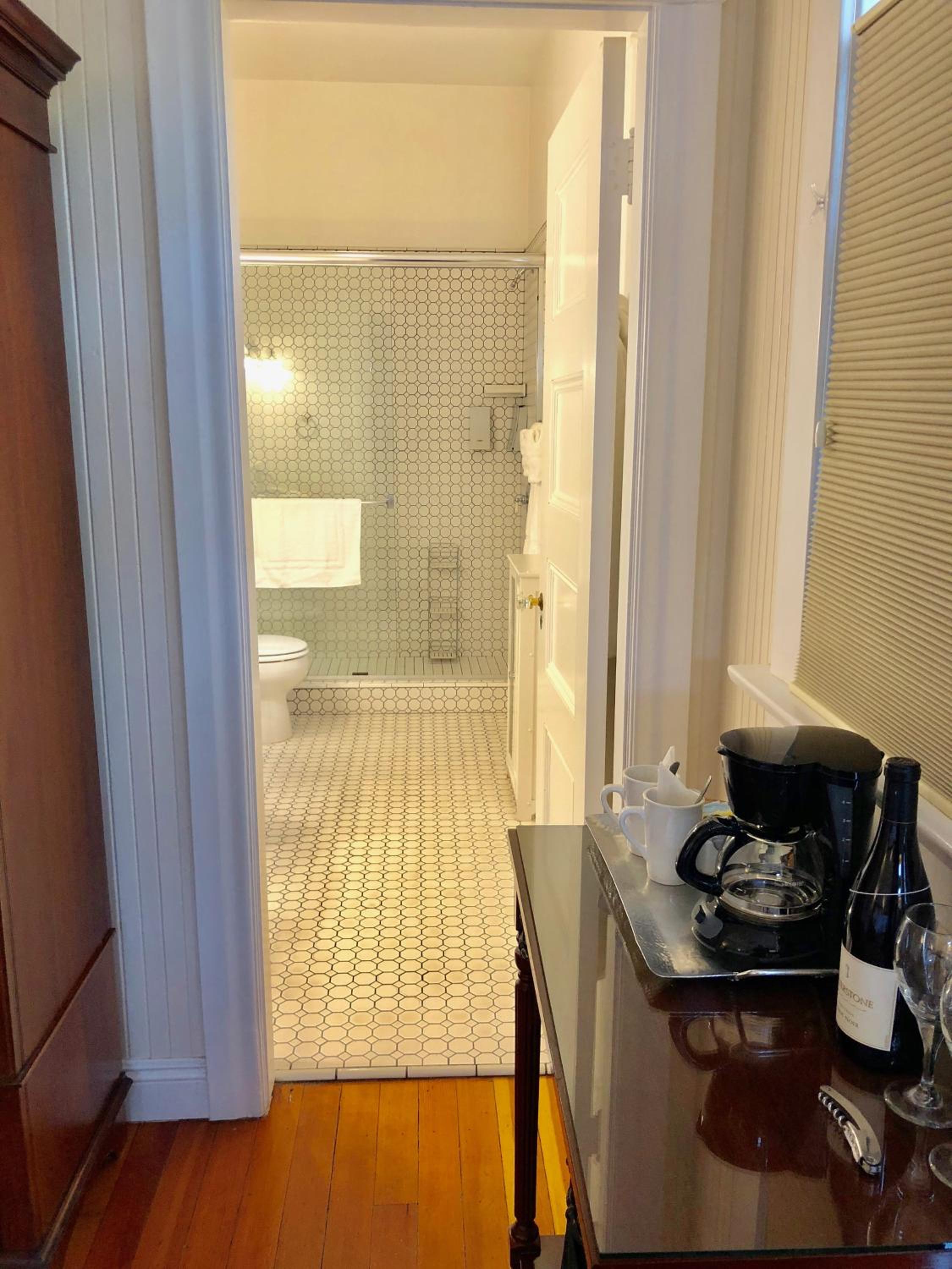 Maui Vacations - The Inn on First - Property Image 1