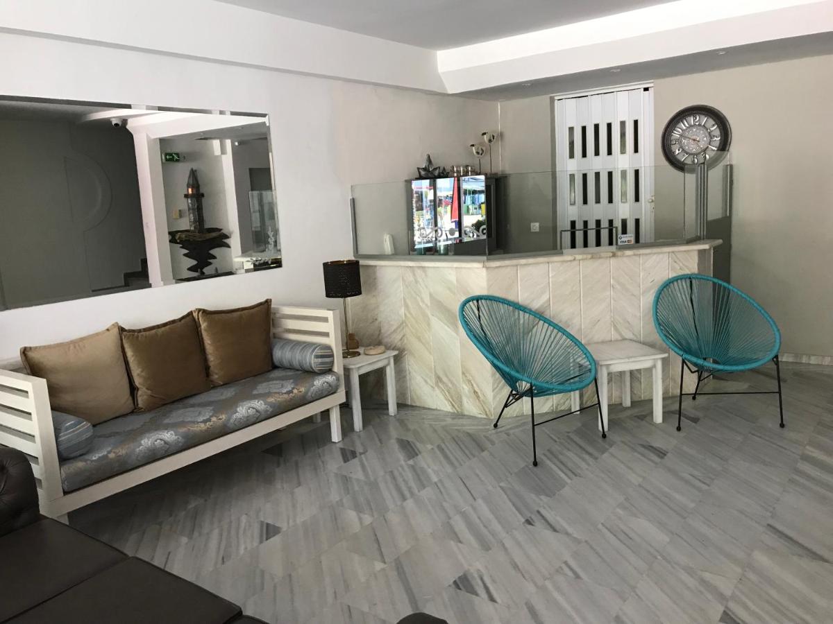 Aqua Beachfront Elegant Hotel