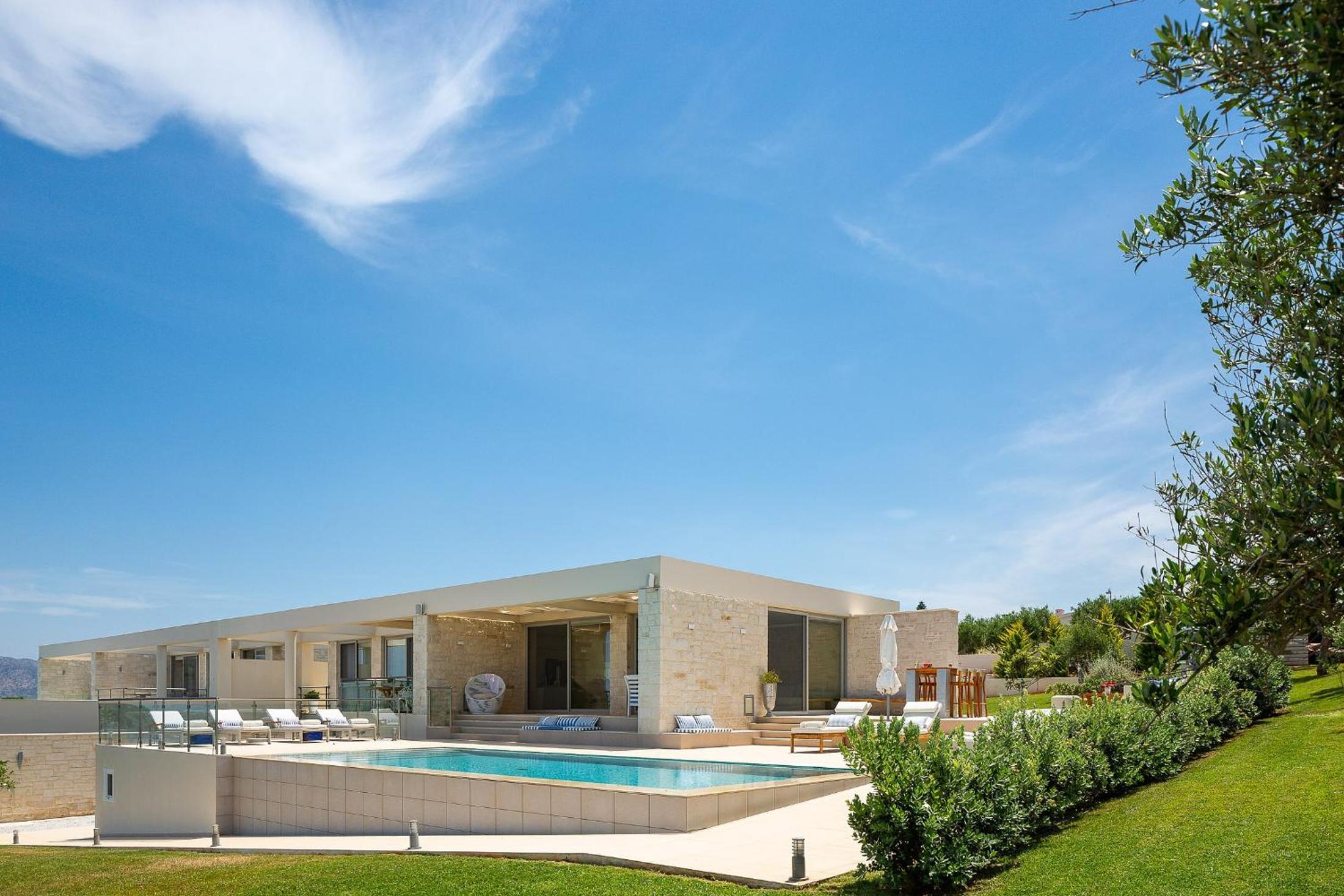 Elias Luxury Villa