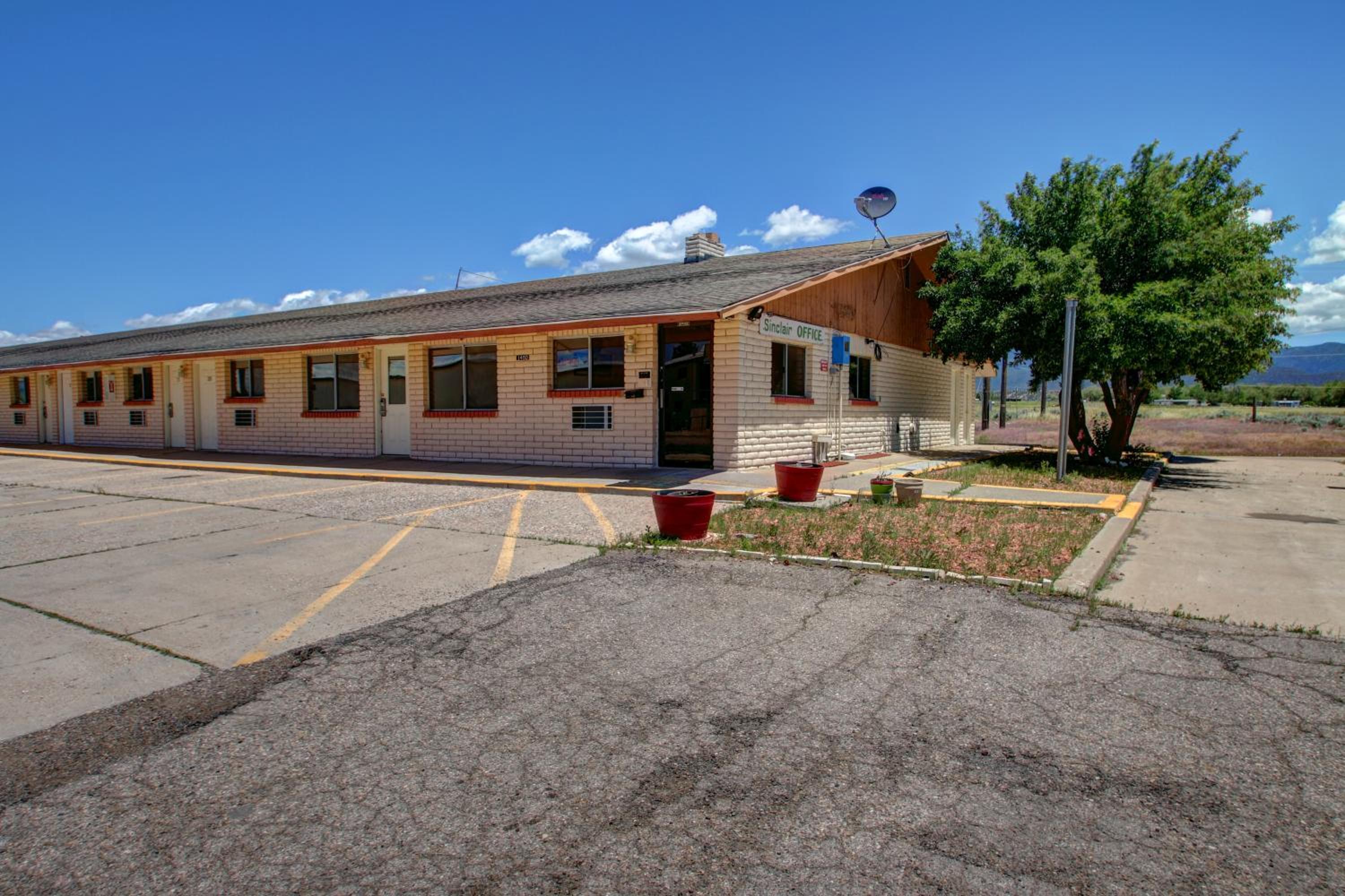 Beaver Vacations - Country Inn Beaver Utah - Property Image 1