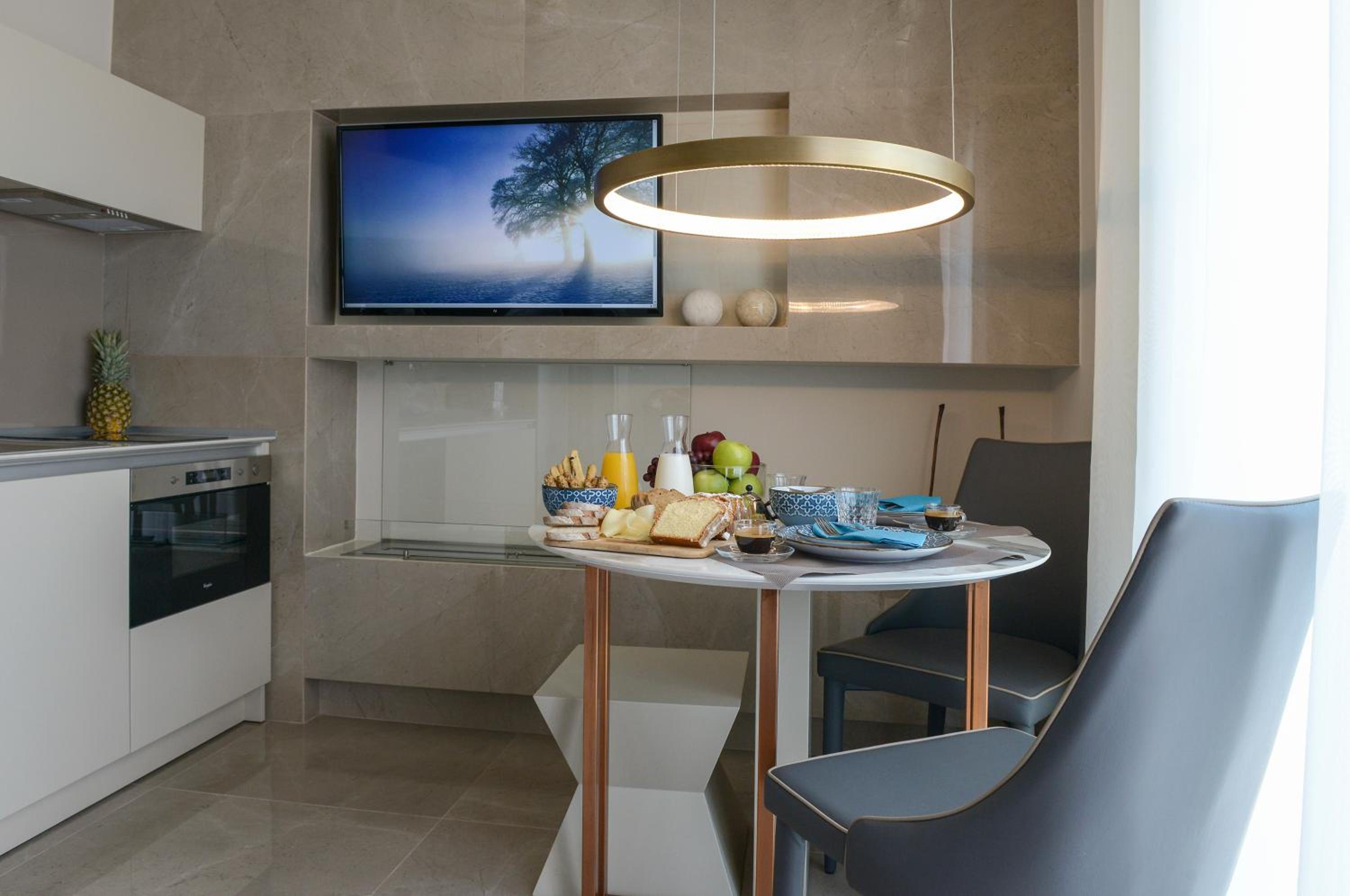 L - Suites photo 5