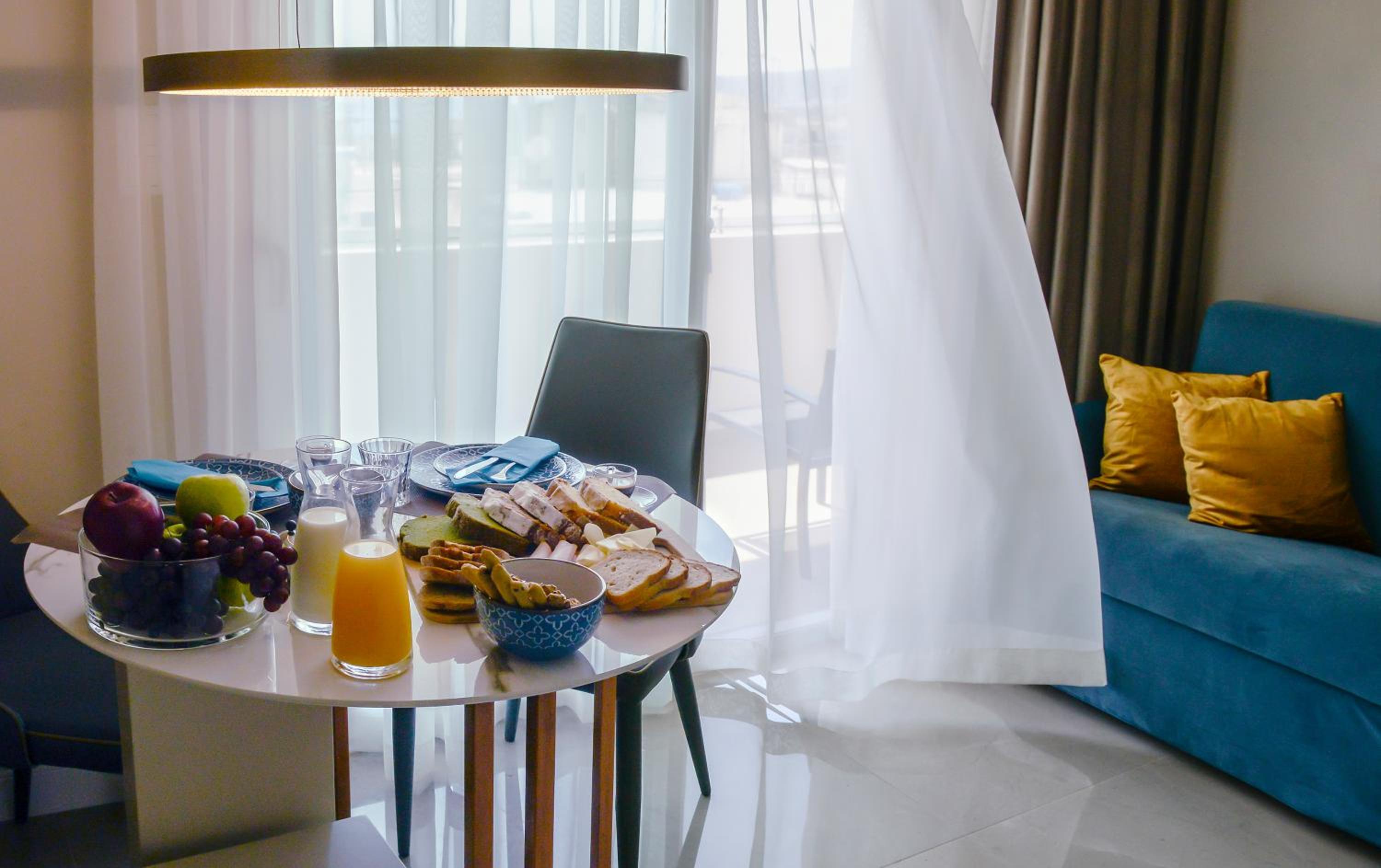L - Suites photo 2