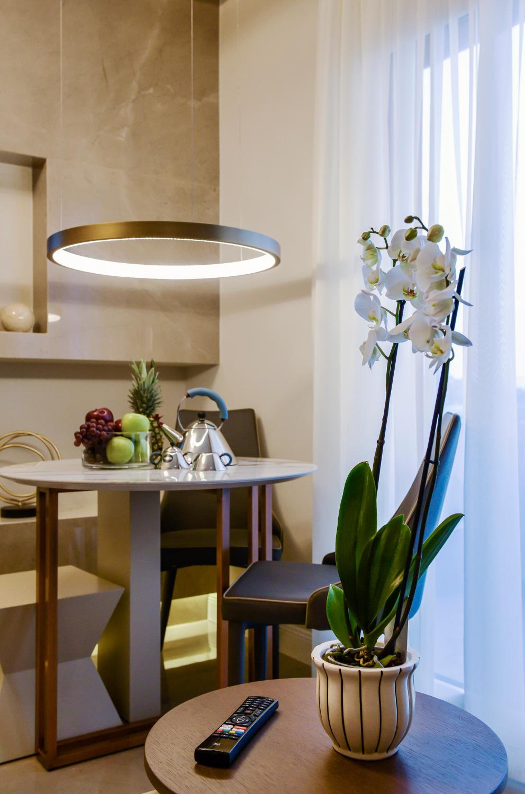 L - Suites photo 3