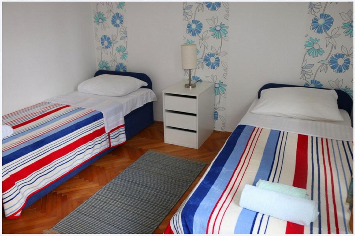 Apartments Buffalo - 150m to beach view 5