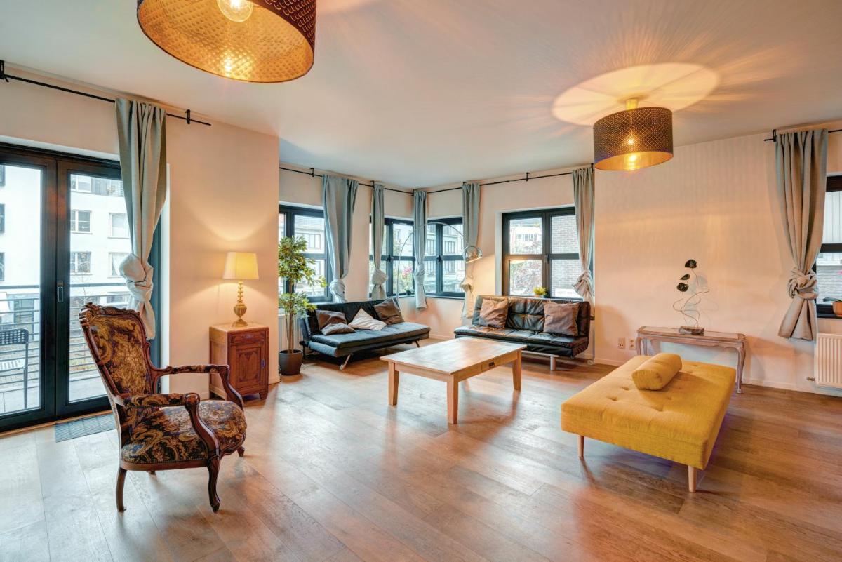 Theater Lodge Apartment in Heart of Antwerp