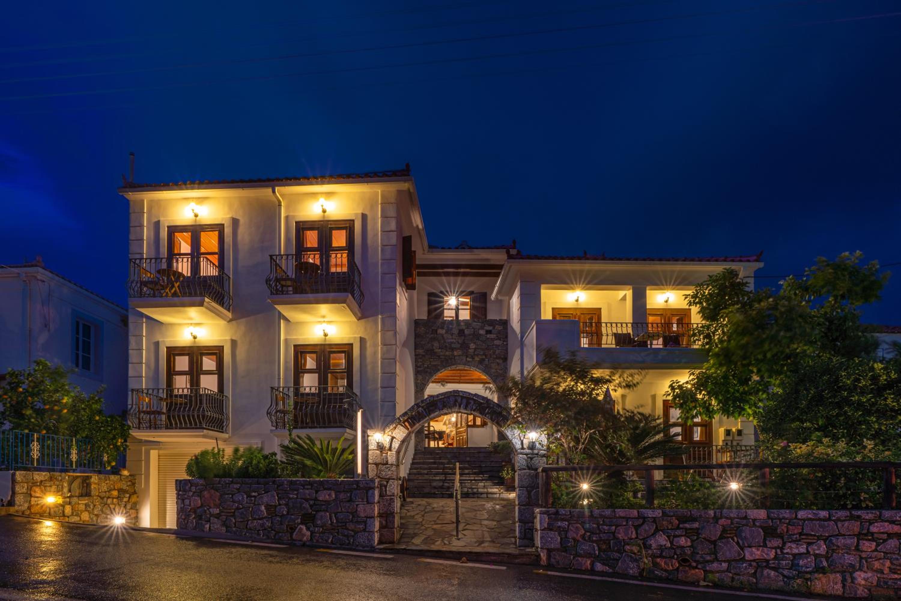 Hotel PARALIAKO Kyparissi