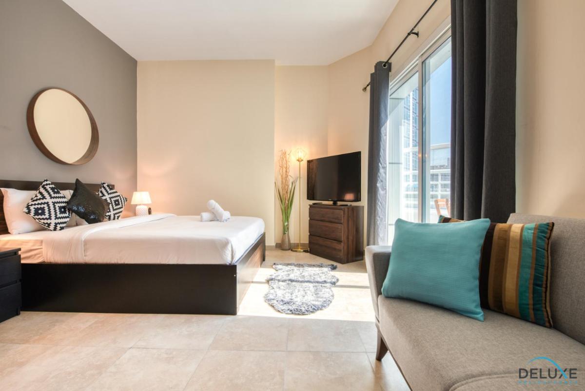 Spotless Studio in Dubai Gate 2 JLT by Deluxe Holiday Homes