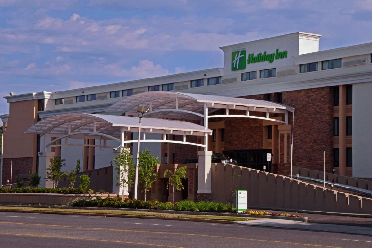 Clarion Hotel & Suites Conference Center Memphis Airport