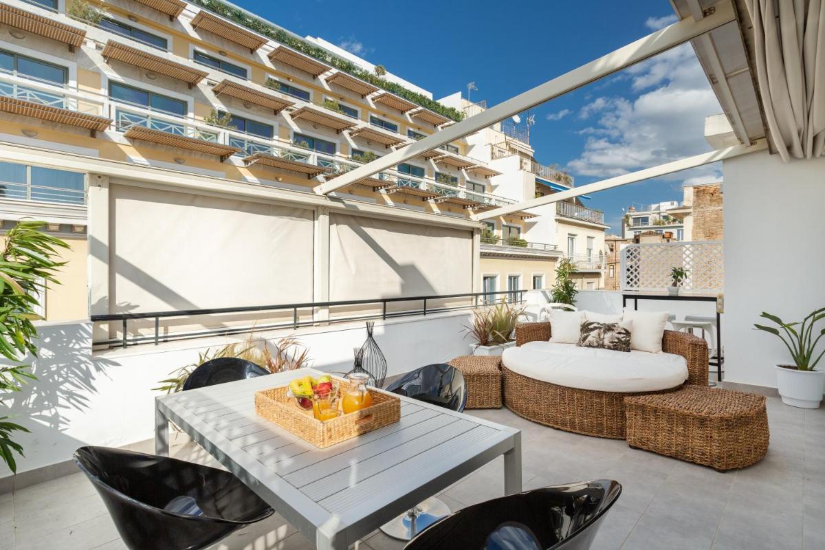 OPEN SKIES- PENTHOUSE IN PLAKA- ACROPOLIS VIEW! photo 1