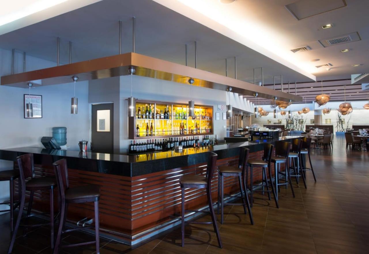 bar