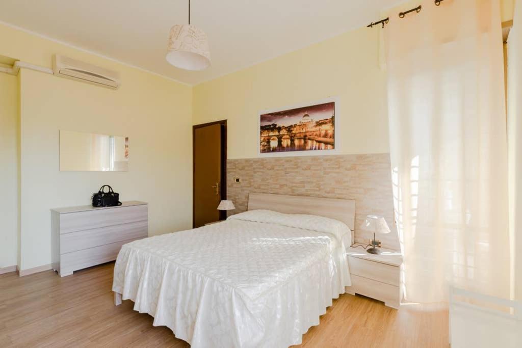 Le Rondini Apartment, 5 persone, 2 balconi, Policlinico Tor Vergata e Casilino photo 1